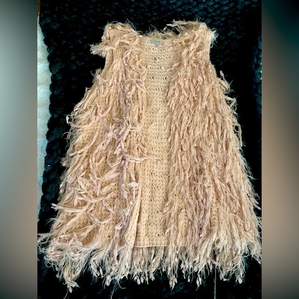 🔥 Boutique shaggy pink vest.